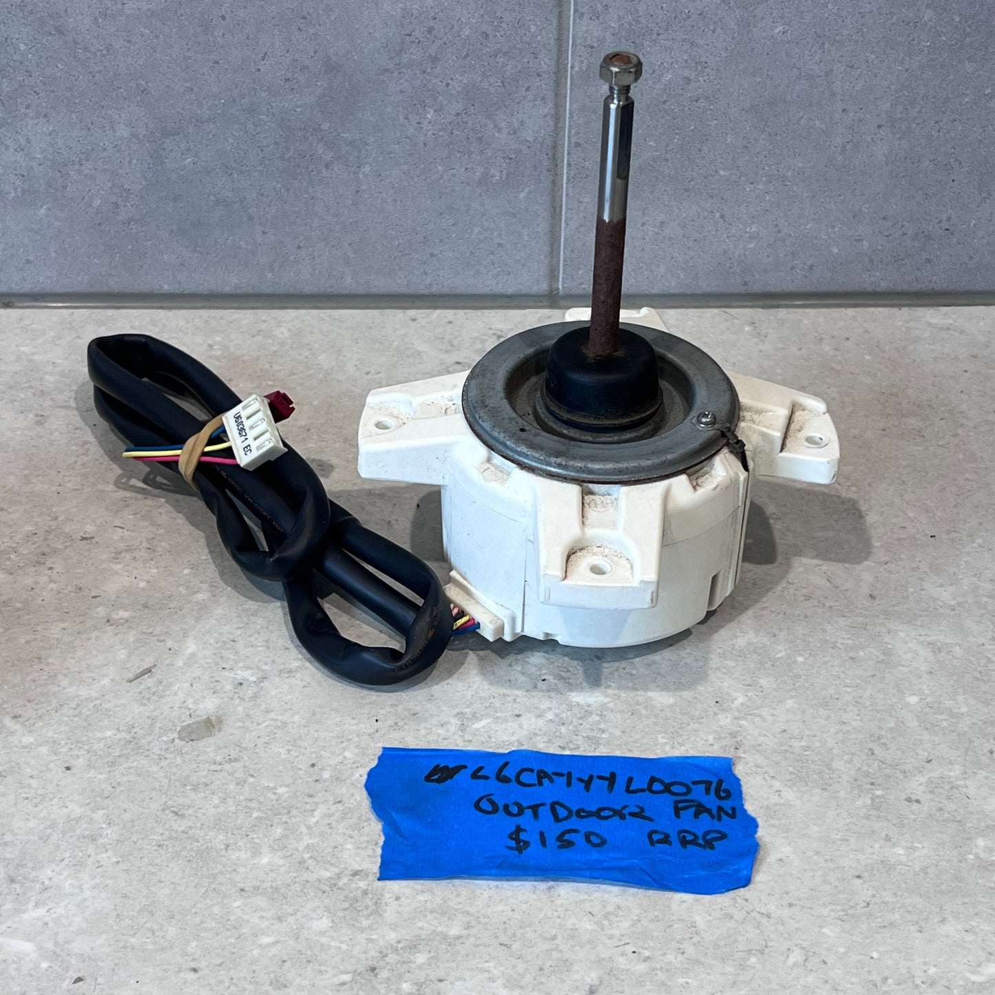 L6CAYYYL0076 Genuine Panasonic Fan Motor
