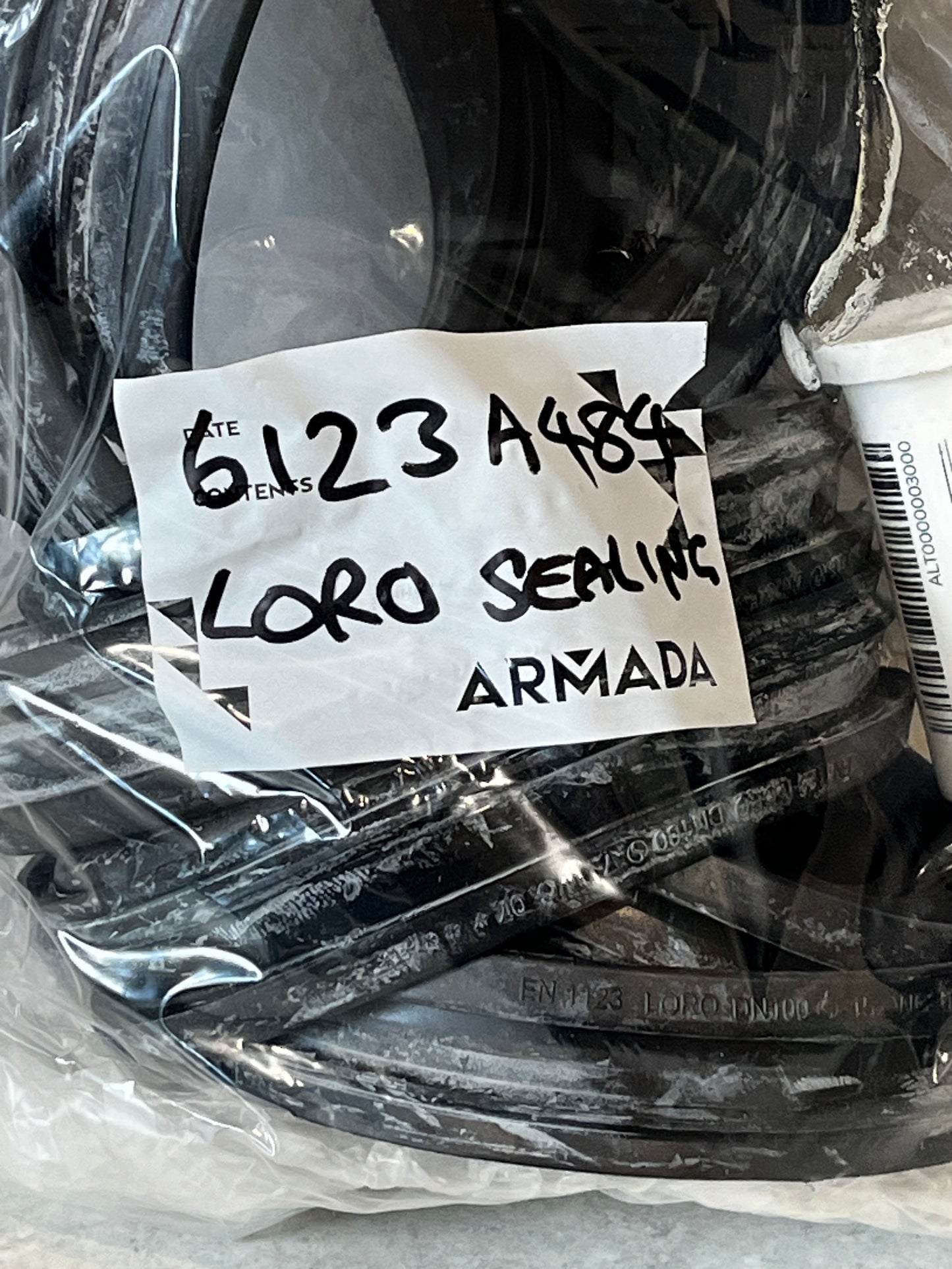 Packaged Loro sealing rubber gasket rings with label