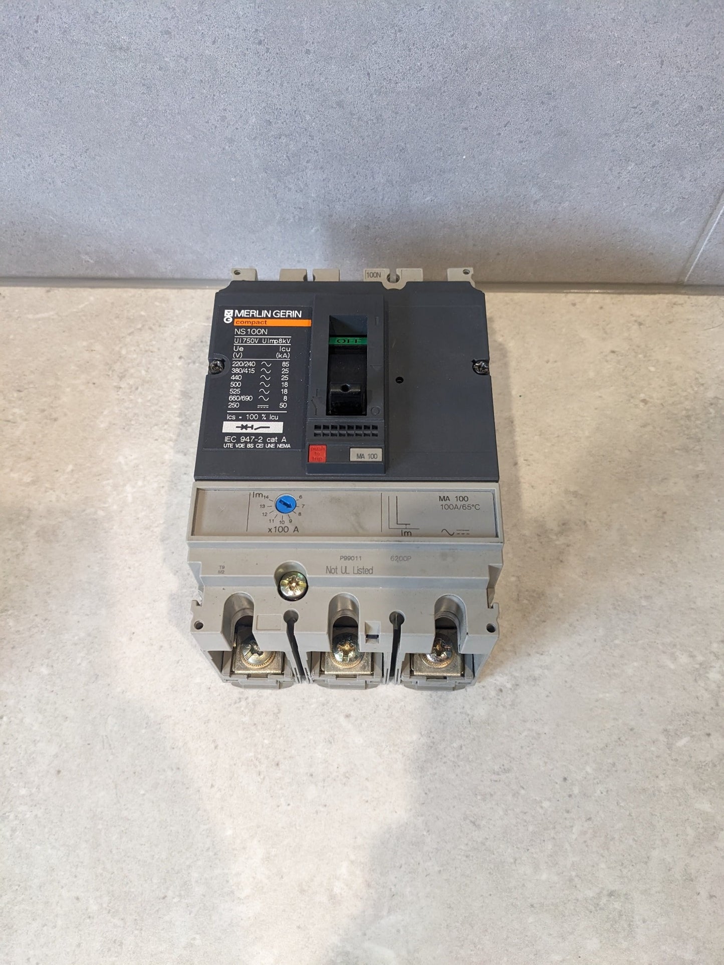 Merlin Gerin NS100N 100A 3P 25kA 750V MA100 Circuit Breaker Motor Protection