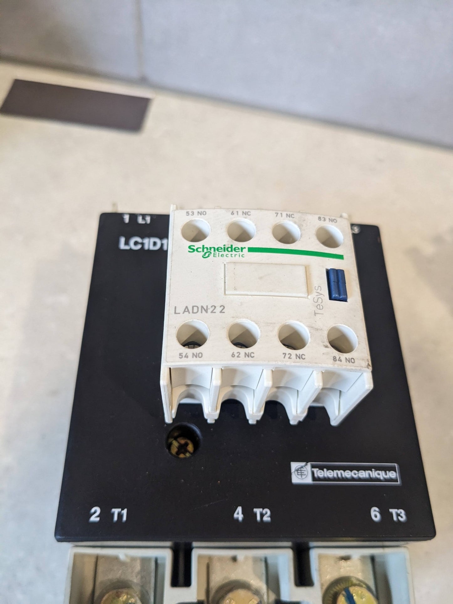 Schneider Electric Auxiliary Contact Block LADN22 2NO+ 2NC