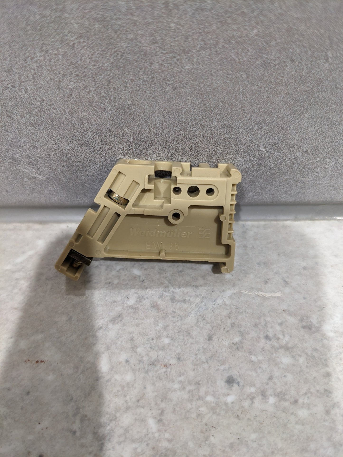 Weidmuller EW-35 END BRACKETS 46x8.5x27mm Clip Connection BEIGE