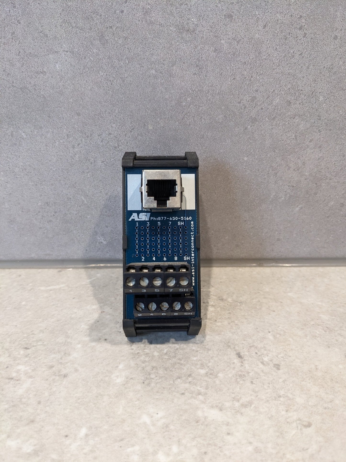 Red Lion Controls DRRJ45T8 RJ45 Connector to Terminal Adapter