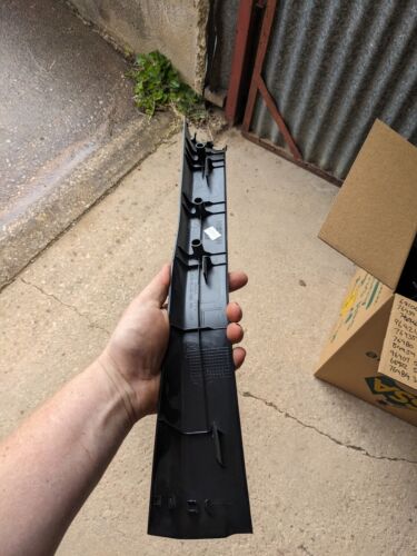 Nissan 769B7-3NA0A Plate Kick Rear Right Leaf ZE1