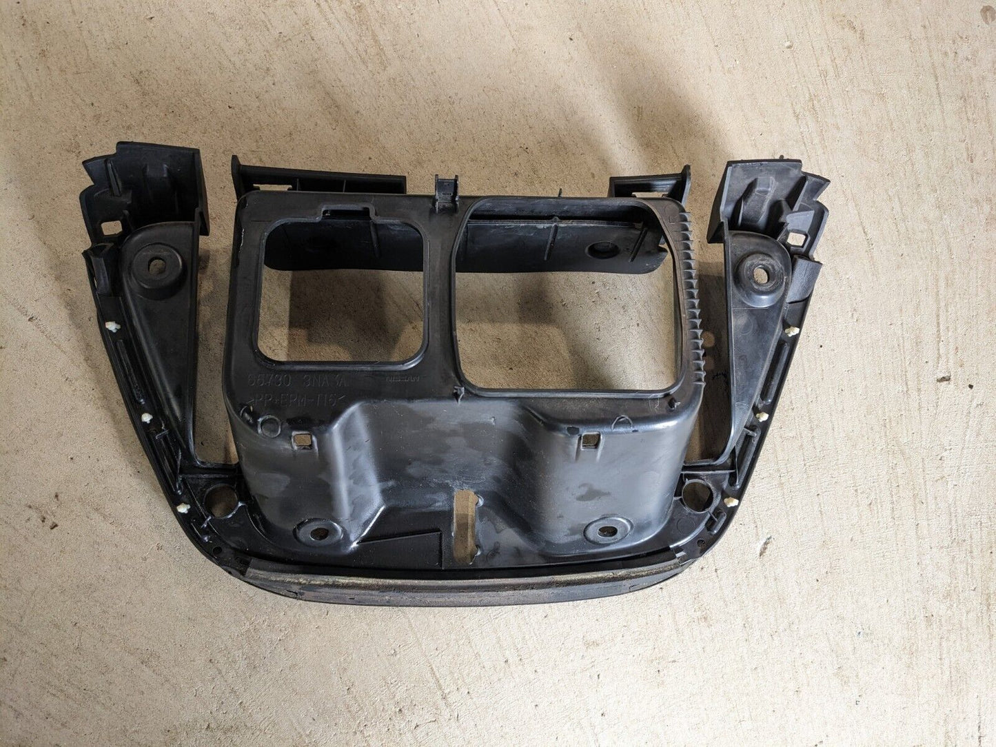 2011 2012 Nissan Leaf Charging Port Cover 65730-3NA1A 65730-3NA5A