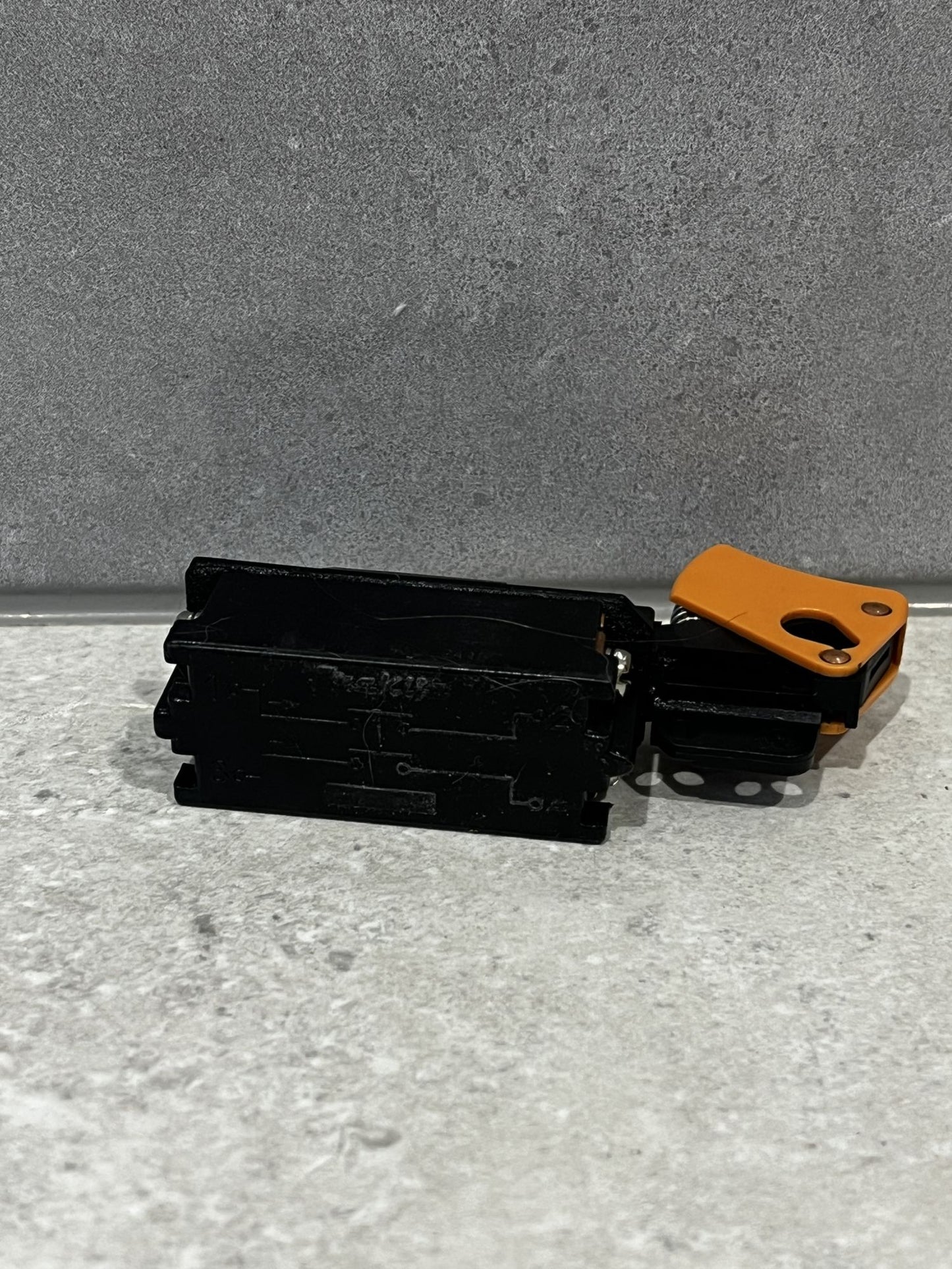 Makita 651131-4 Switch C3D-15MS for HM1810