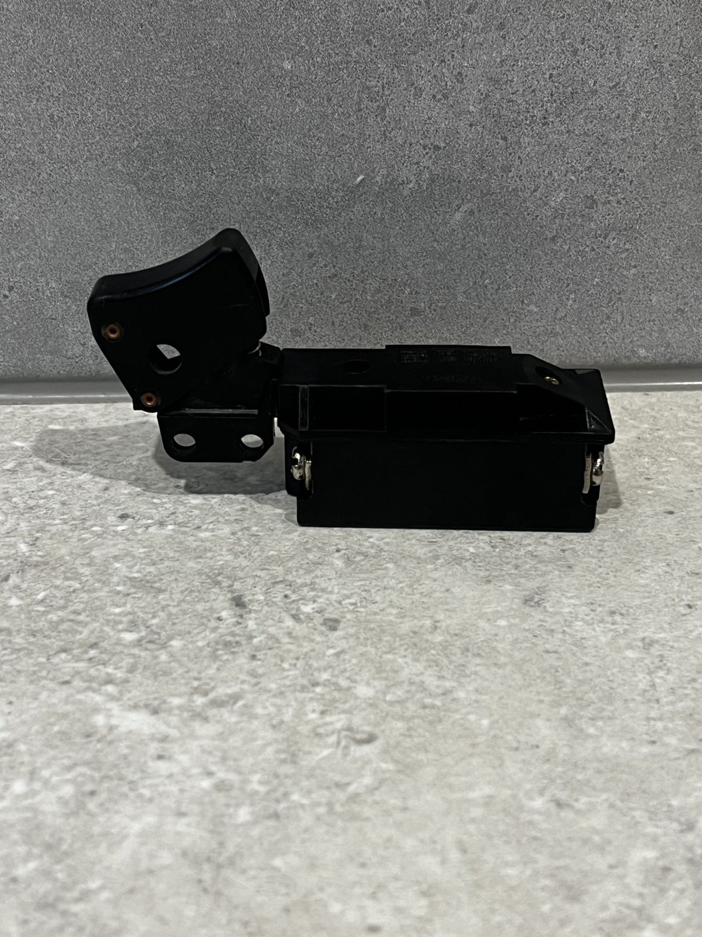 Makita 651131-4 Switch C3D-15MS for HM1810