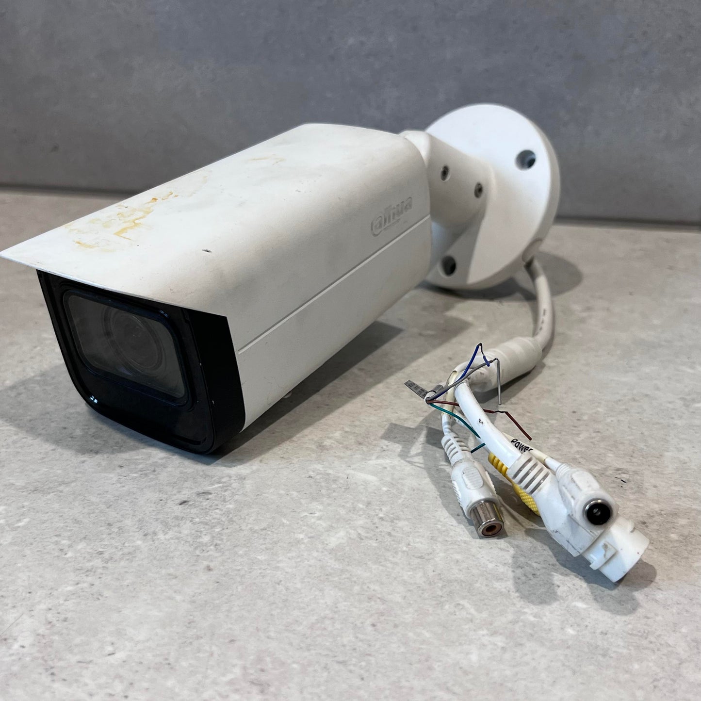 Dahua 4MP WDR IR Bullet Network Camera with 2.7-13.5mm Motorized Lens DH-IPC-HFW2431TP-ZAS-27135-S2