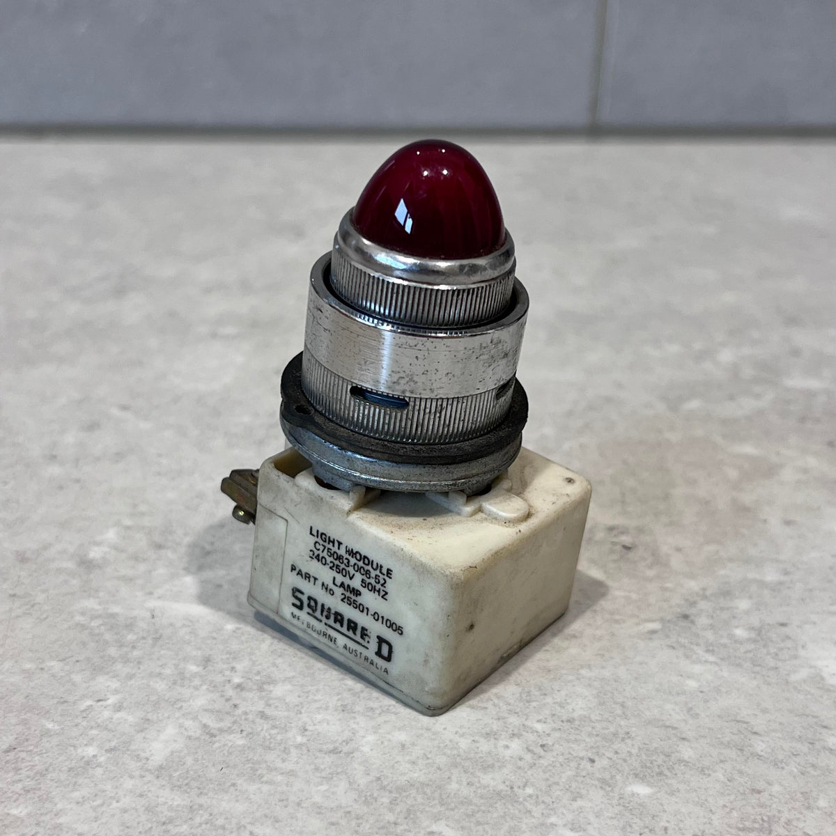 Square D TP3 Pilot Light Front Cover and Lamp Cover- RED CLASS 9001