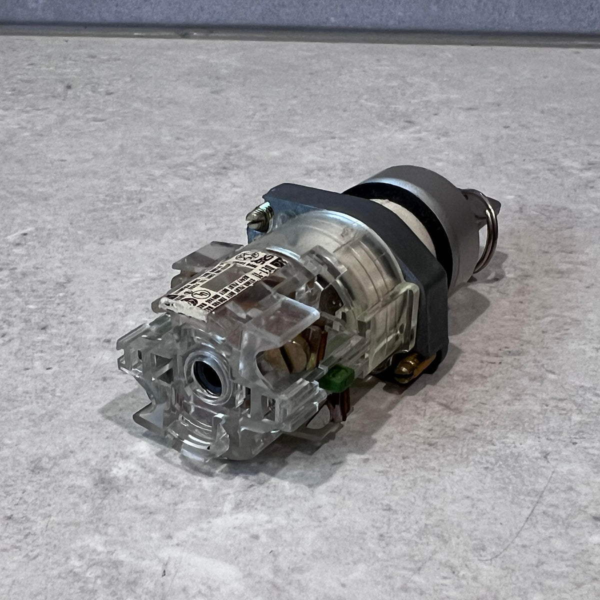 Sprecher + Schuh 22mm Key Switch + DE1-11 Contact Block