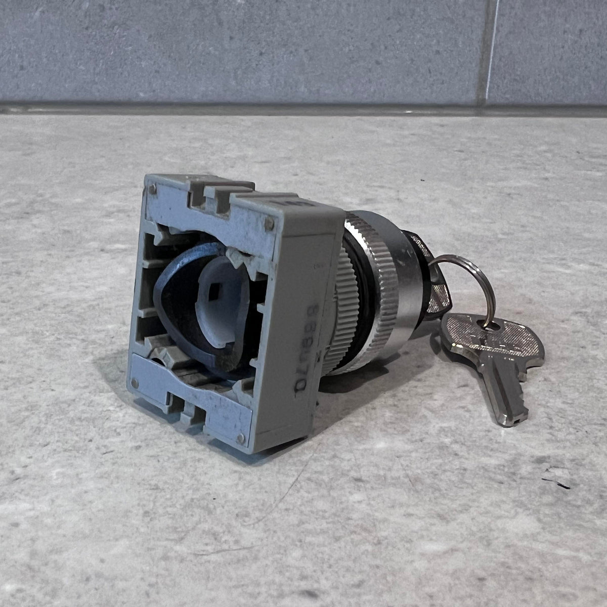 IDEC 22mm Key switch Selector ASW 0201