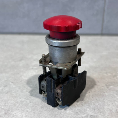 SIEMENS 30mm Emergency Stop Button 3 SA 10