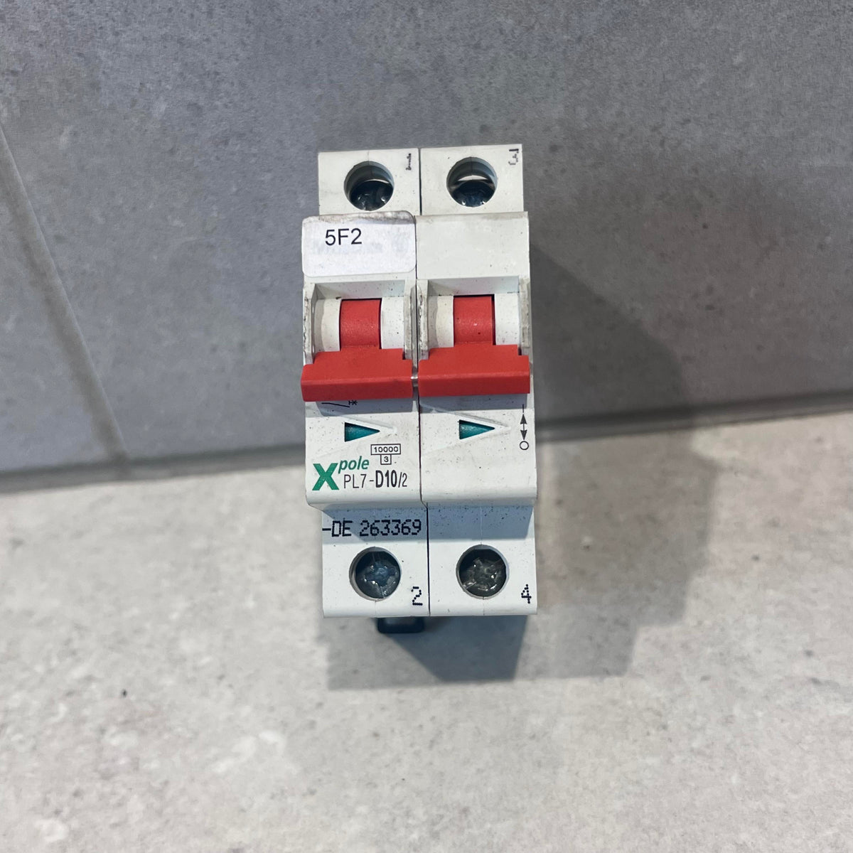 F&G Circuit breaker, two pole, 10A