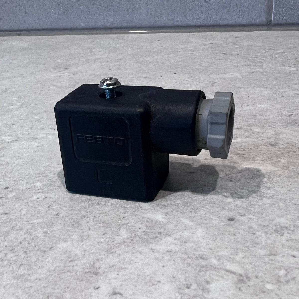 Festo Solenoid plug, 3 pin (some corrosion)