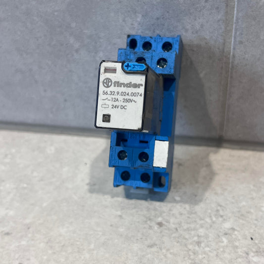 Finder Relay 24V DC, 12A
