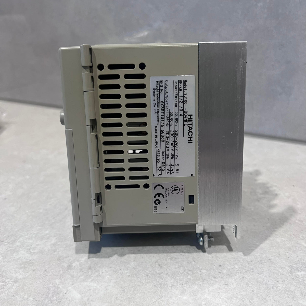 Hitachi Inverter 0,4kW Input 1/3Phase Output 3 Phase 1-350Hz