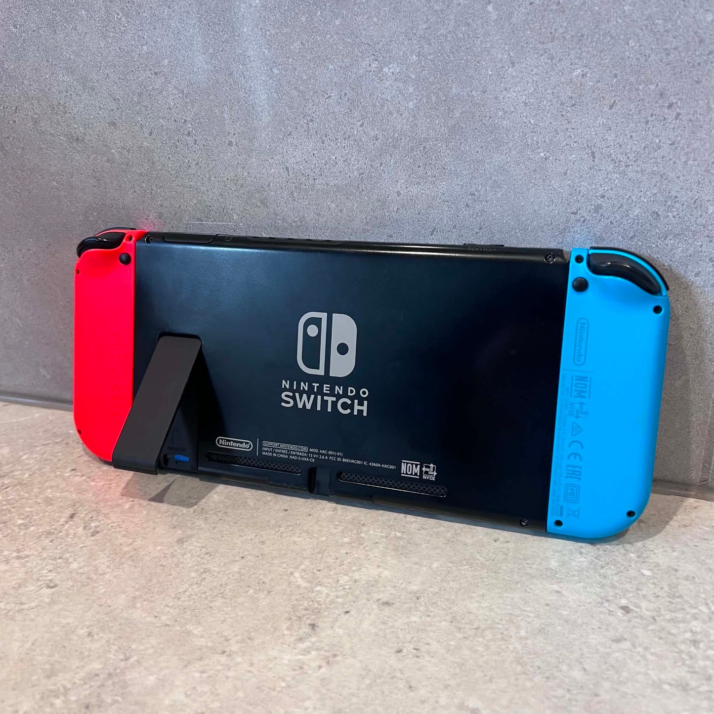 HAC-001 Nintendo Switch IN BOX