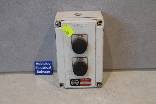 NHP - FTS-2 FT-2 D7-X10 x 2 HO Push Control Station - FTS2PBRH2