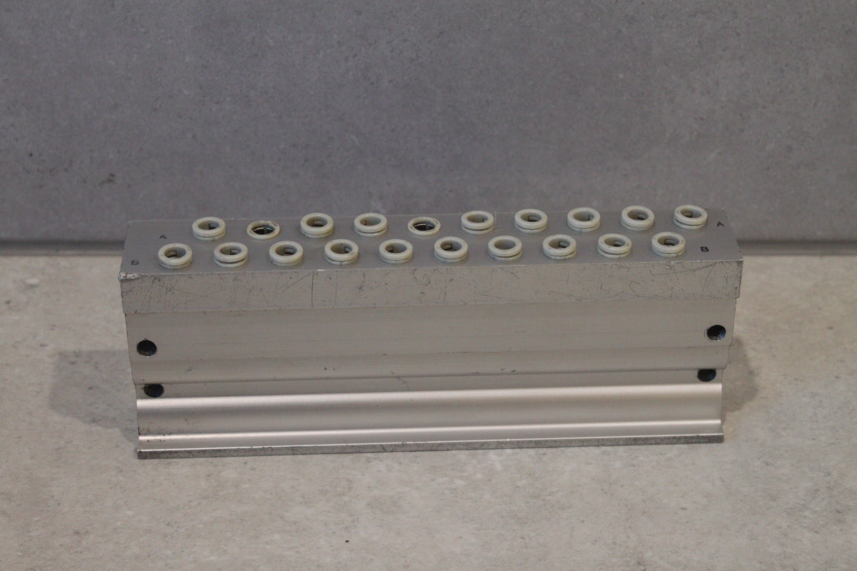 SMC - SY5000 series 10 station Manifold Base, - SS5Y5-41-10-C6-Q