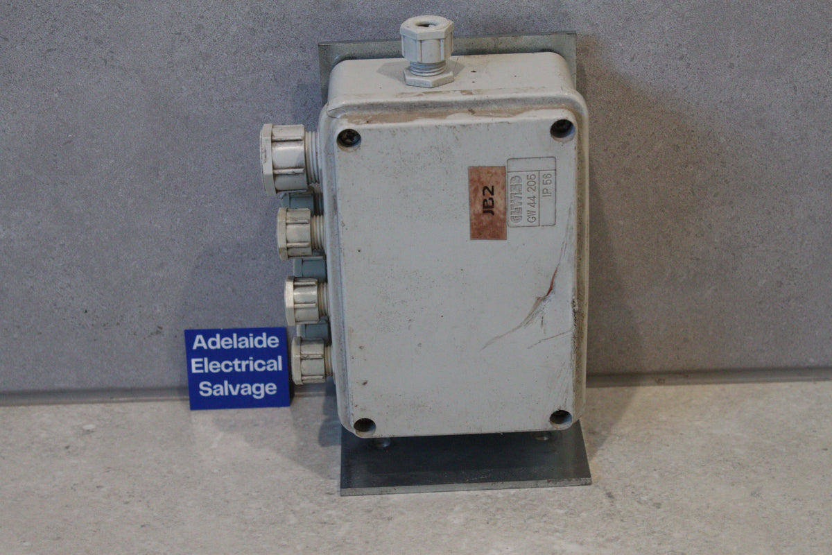 GEWISS - GW44205 IP56 Junction Box with Bracket 120X80X50 internal