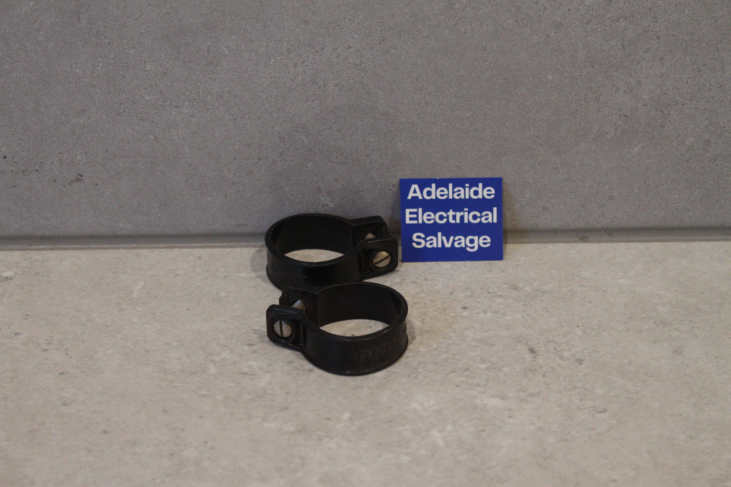 Clipsal - Clamp Band for 25mm flexible conduit Black - 267/25