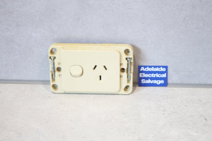 CLIPSAL - Single Switched Power Point GPO 2015-CM Cream - No Surround