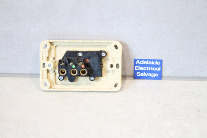CLIPSAL - Single Switched Power Point GPO 2015-CM Cream - No Surround