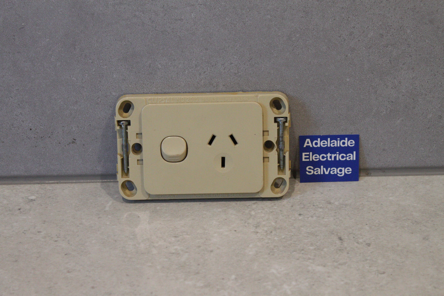 CLIPSAL - Single Switched Power Point GPO 2015-CM Cream - No Surround -missing screws
