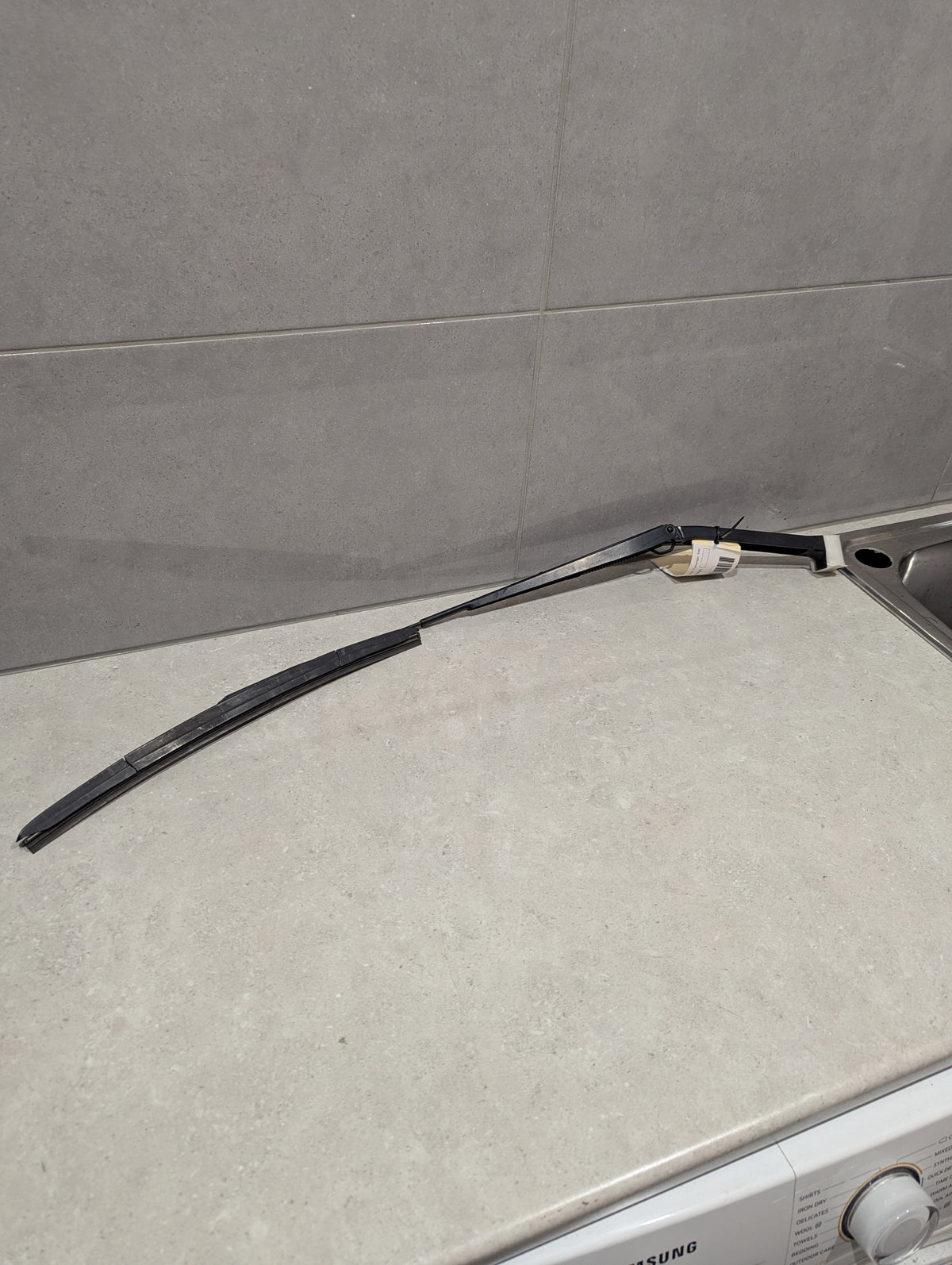 Nissan Leaf ZE1 Windshield Wiper Passenger Side Short 28886-3NF0A
