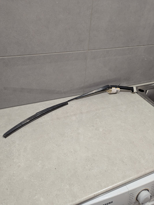 Nissan Leaf ZE1 Windshield Wiper Passenger Side Short 28886-3NF0A