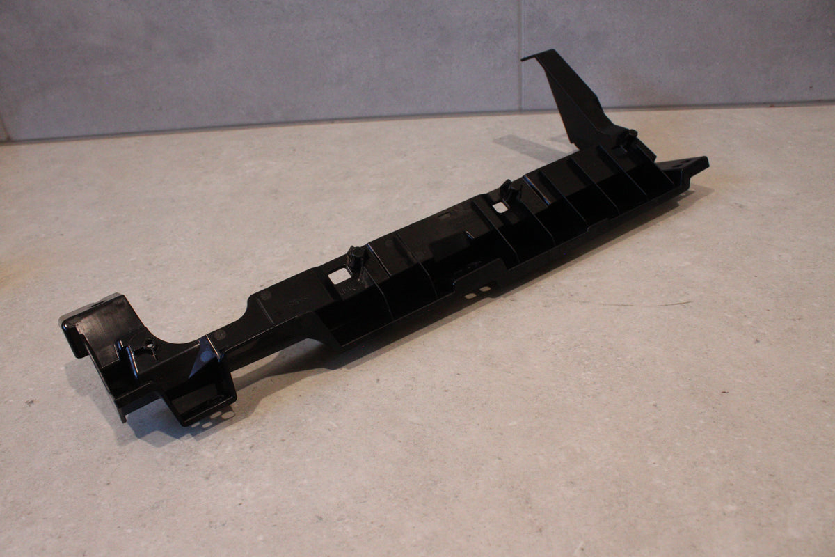 Nissan Dash Bracket Piece 68200-5SKOB