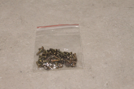 AKAI VS-F301EA VHS Screws