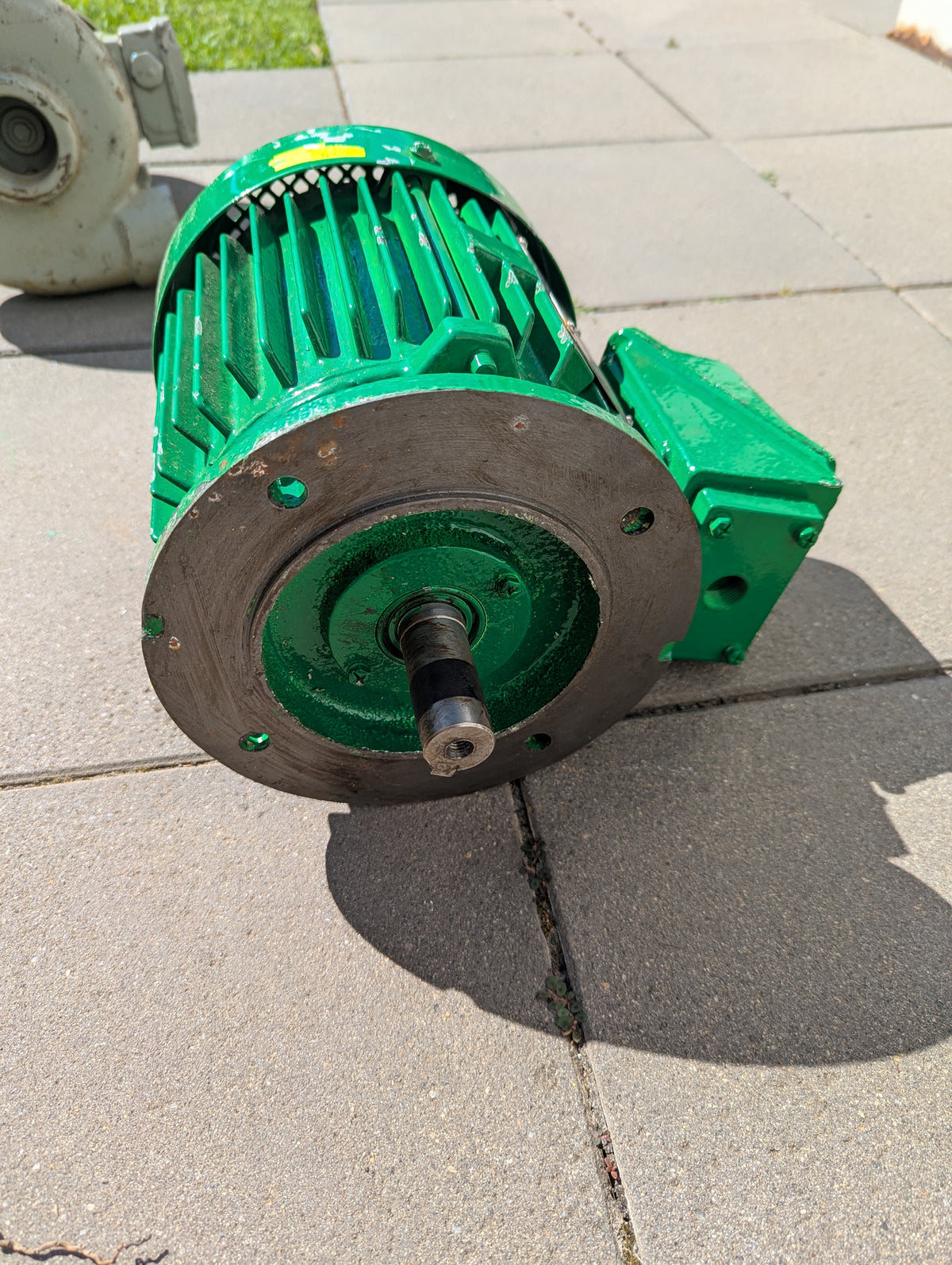 TOSHIBA 1.1KW 1445RPM 3 Phase Induction Motor Flange Mount GREEN TSH-HE01