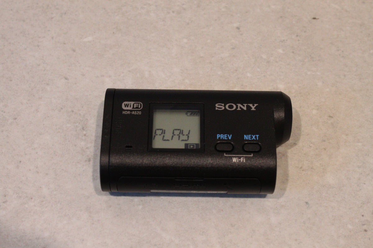 SONY Exmor SteadyShot Action Camera with Hard Case *TESTED AND WORKING* HDR-AS20