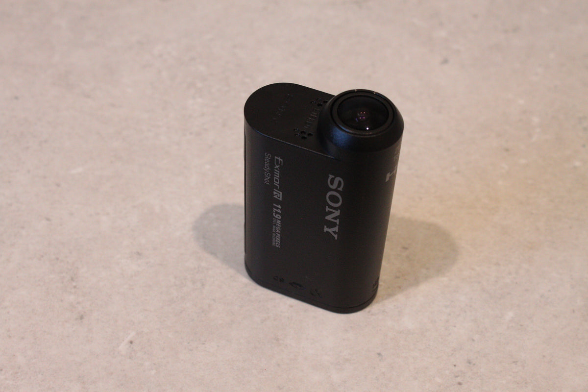 SONY Exmor SteadyShot Action Camera with Hard Case *TESTED AND WORKING* HDR-AS20