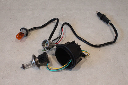 NISSAN Headlight wiring harness with Globes 6 Pin