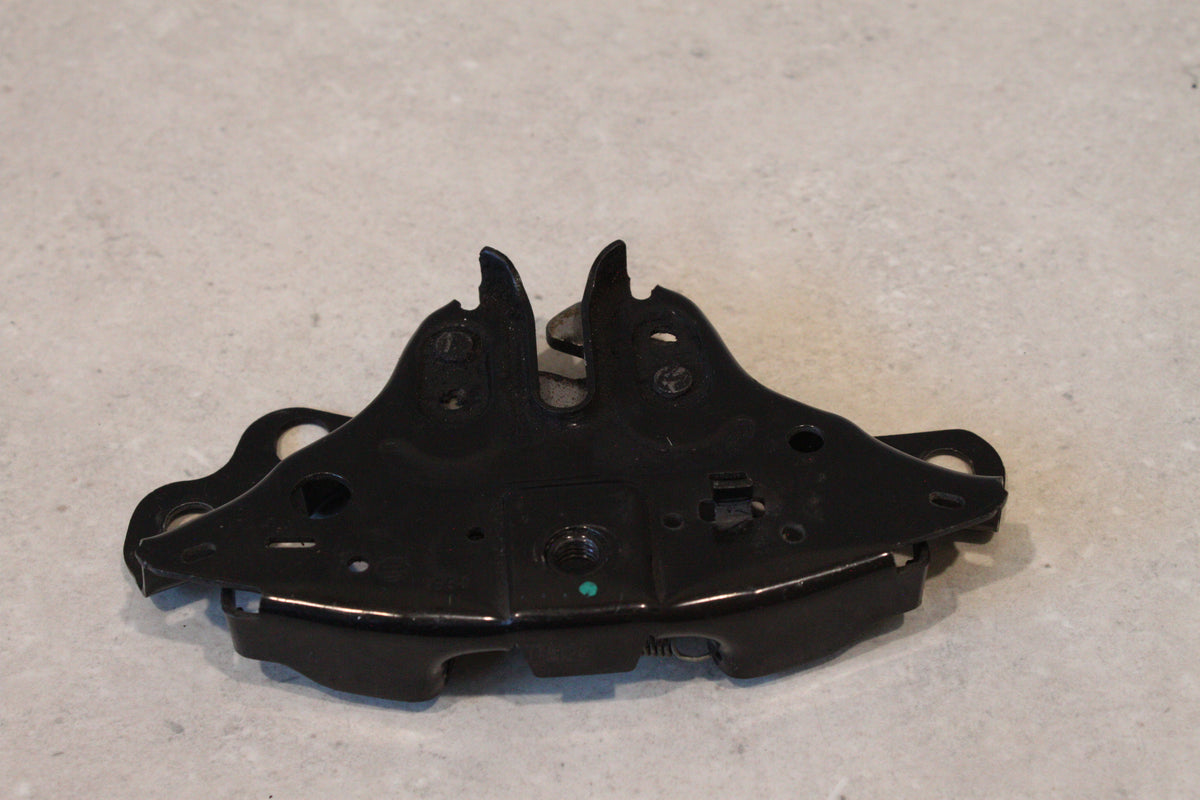 NISSAN Hood Bonnect Lock Male Latch 65601-3NF0B