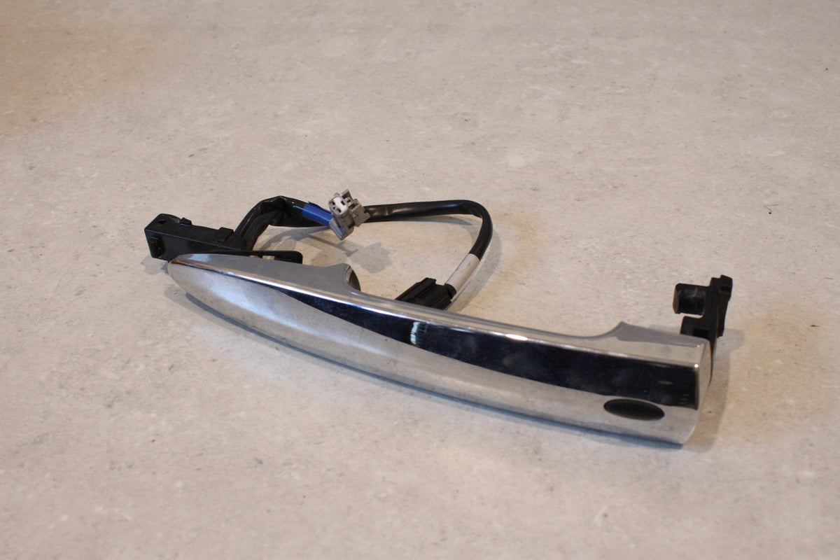 NISSAN Exterior Door Handle (Right) Drivers with Switch 80640-9RB0A