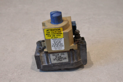 TELEDYNE LAARS Gas Valve, Lpg Honeywell VR8304K 4830 - Cleaned R0095900