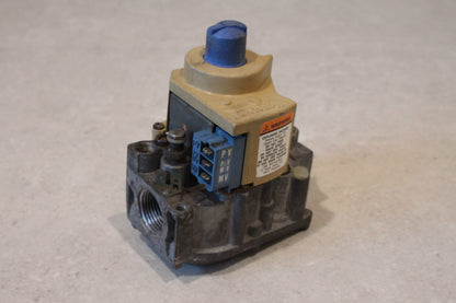 TELEDYNE LAARS Gas Valve, Lpg Honeywell VR8304K 4830 - Cleaned R0095900