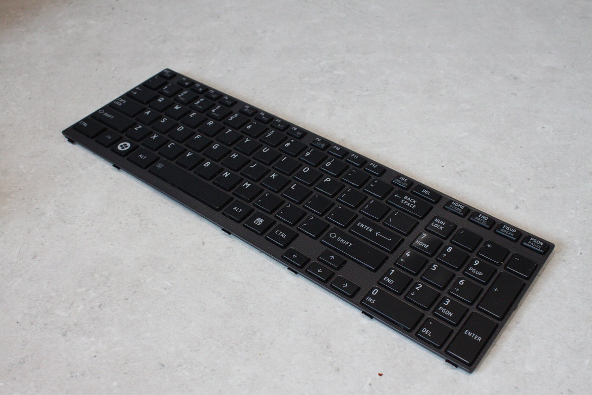 Toshiba P750 Laptop Keyboard PK130IU2B00