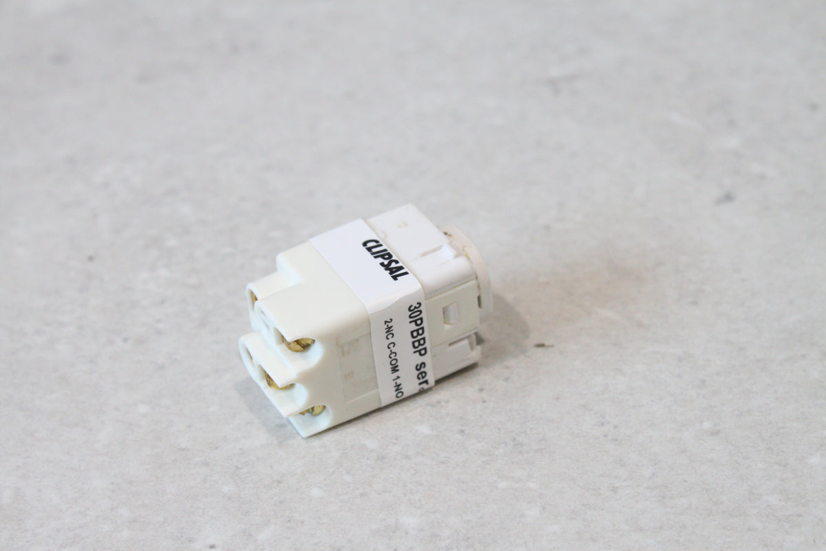 Clipsal 16 Amp IMPRESS SERIES Bell Press Momentary Action Switch Mech White