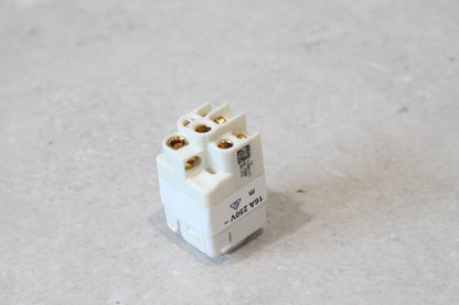 Clipsal 16 Amp IMPRESS SERIES Bell Press Momentary Action Switch Mech White