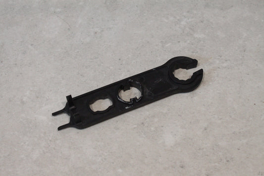 DEVALAN MC4 Spanner Suit Goodwe Lynx
