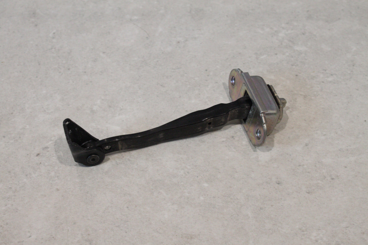 NISSAN Link Assy-Check,Rear Door RH 82430-3NF0A