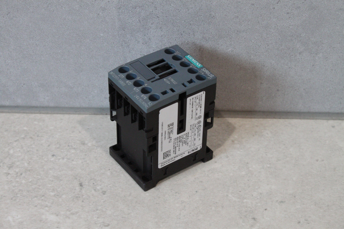 Siemens 3RT2 Contactor 24Vac Coil 4-Pole 22A 5.5kW 4NO 400Vac 3RT2317-1AB00
