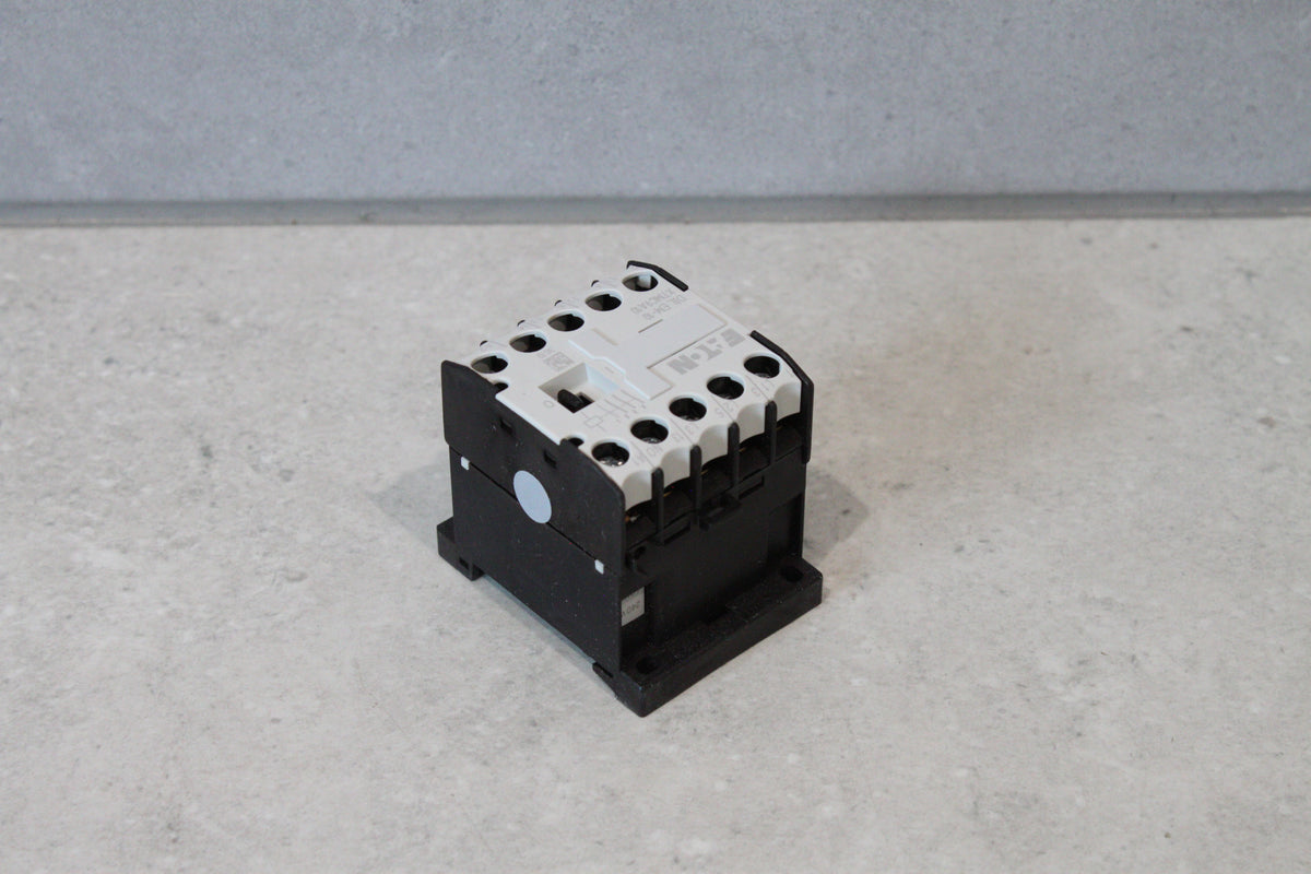EATON DILEM-10 Contactor 24Vac Coil 3-Pole 9A 4kW 240Vac 3NO 400Vac XTMC9A10