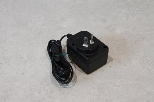 Sanyo AC Adapter 6VDC 600mA 3MM 6CV565AU