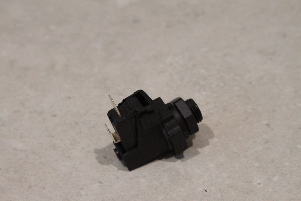 Panel Mount Thermal Overload Switch 16A 250VDC 25T125