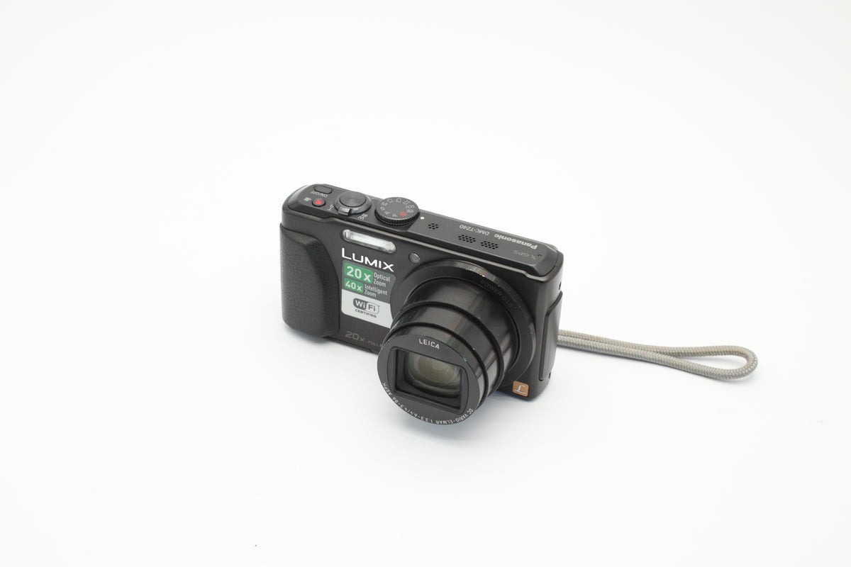 Panasonic Lumix Compact Digital Camera + Charger & Brand New Battery DMC-TZ40