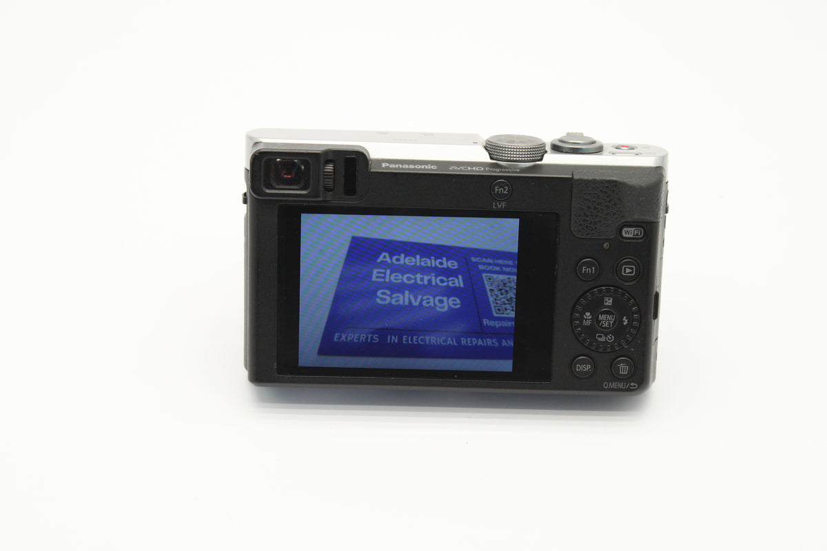 Panasonic Lumix Compact Digital Camera (Focus Faulty) + Charger & Brand New Batt